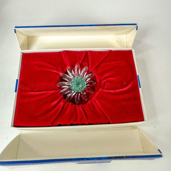 Swarovski Crystal SCS 1997 Green Marguerite Daisy Flower Figurine With Original - Picture 2 of 3